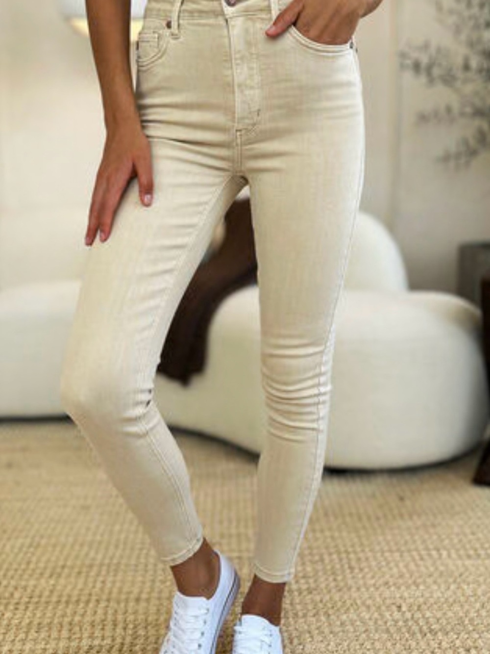 Judy Blue Cream High-Rise Skinny Jeans